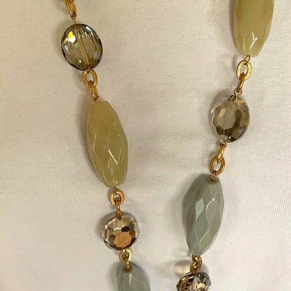 Long necklace gray & cream color large acrylic beadings on bronze tone chain - Picture 11 of 11